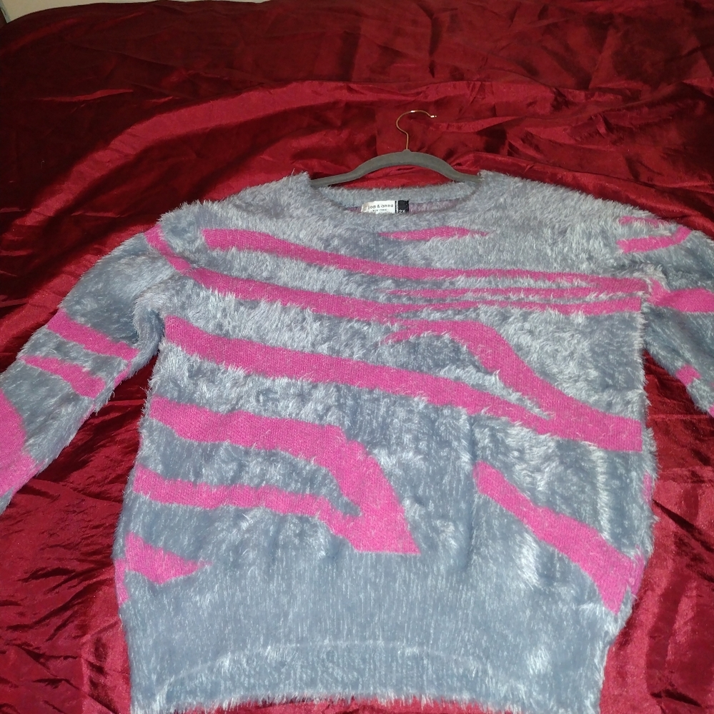 NEW CASHMERE BLENDED FUZZY SWEATER PINK SPLATTER PRINT.